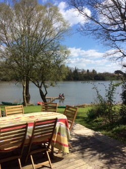 Terrasse du gite GITE LE SABOTIER JOURNEE PECHE